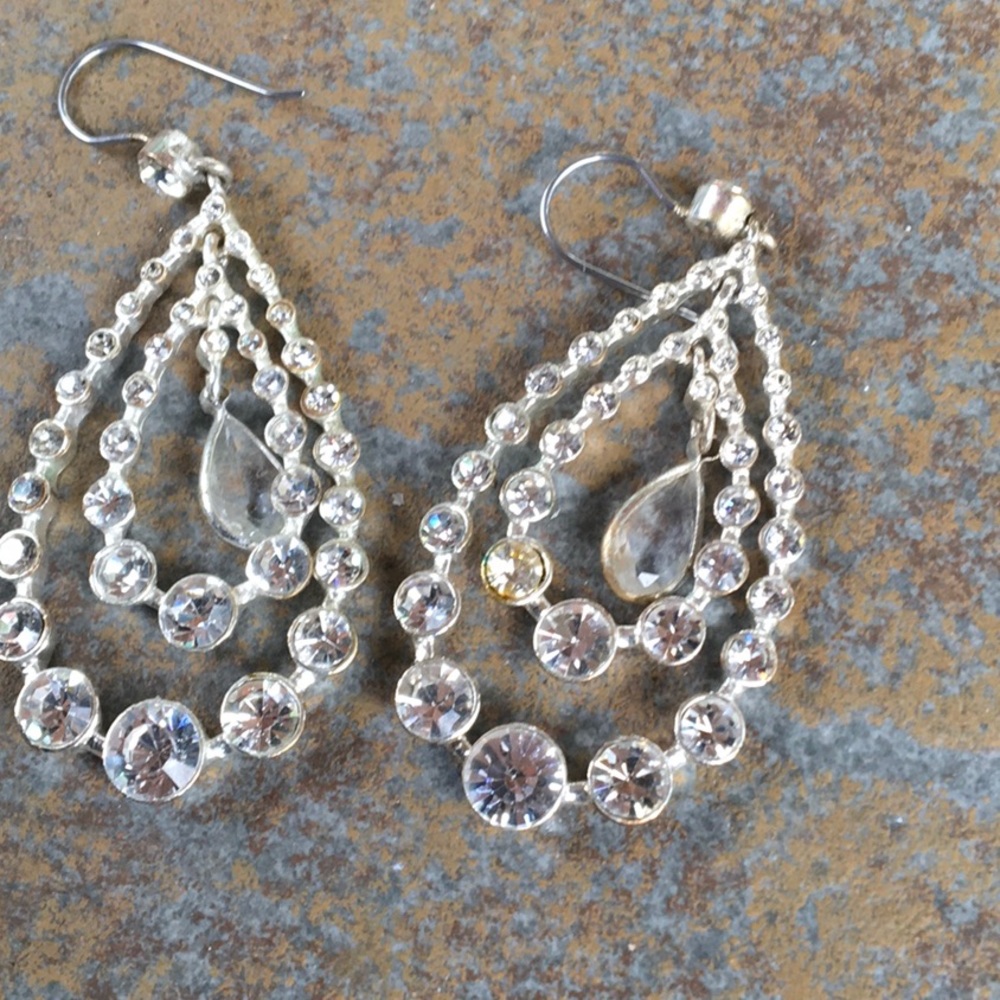 Rhinestone dangling earrings - Picture 3 of 5